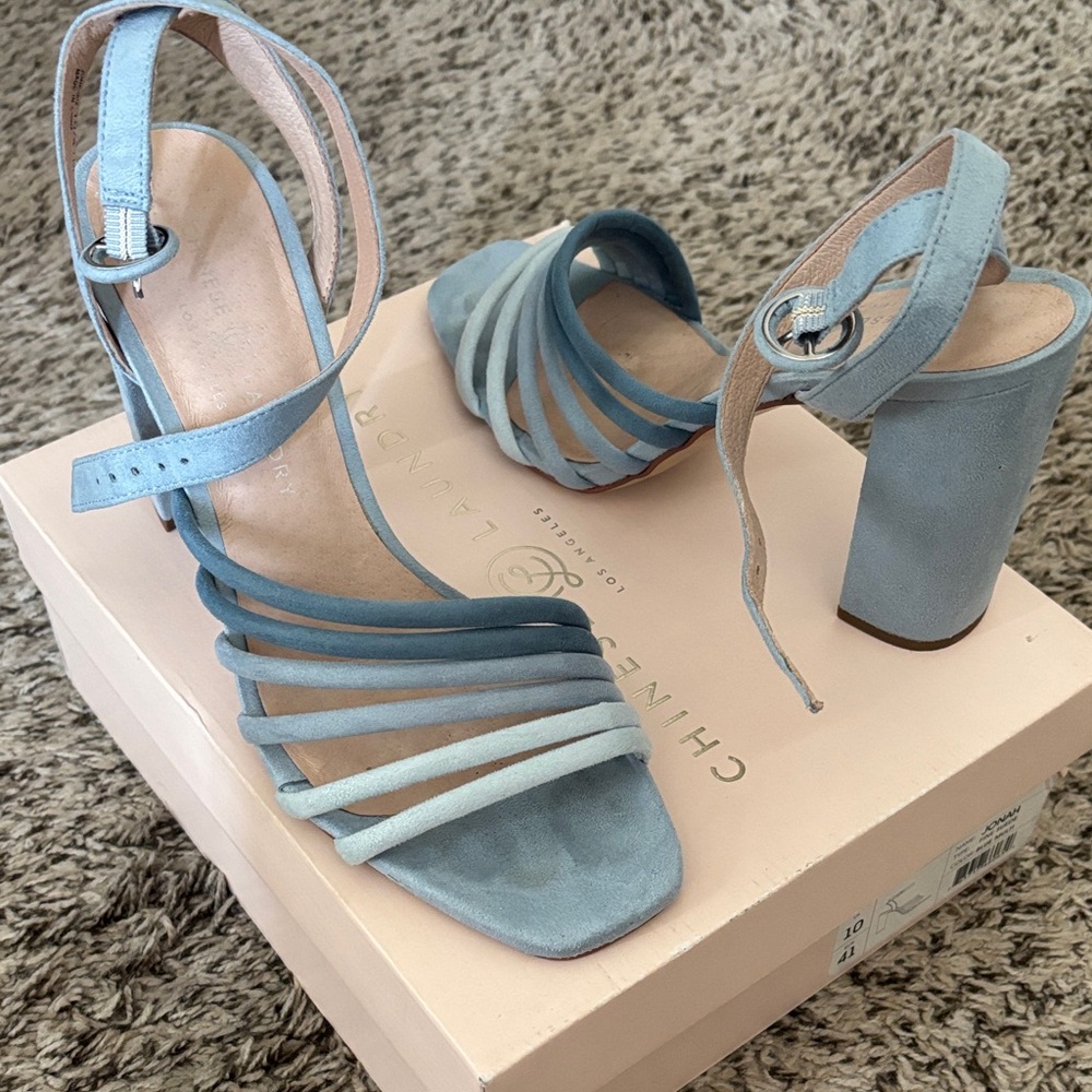 Chinese Laundry Jonah Heels in Blue Multi